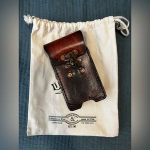 Leather Belt Carrier